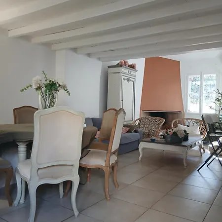 Dans Un Atypique Villa